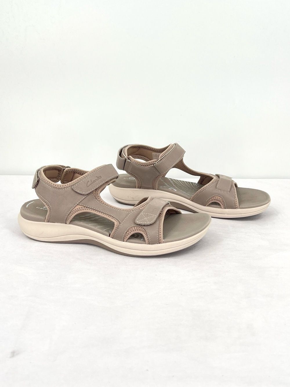 Clarks Cloudsteppers Mira Bay Stone Sport Adjustable Hook and Loop Sandals US 11